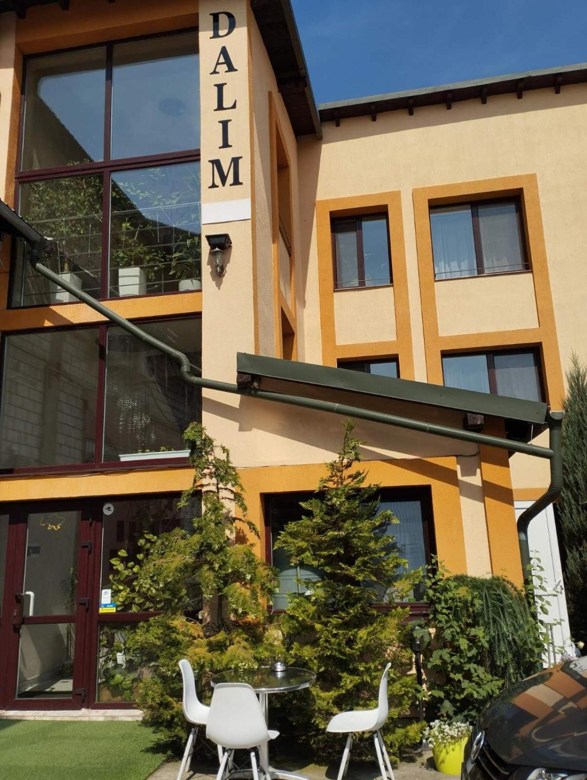 Dalim Hotel Duliby Buitenkant foto